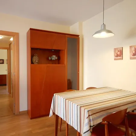 Apartment Lets Holidays Vinya Del Pla Tossa de Mar